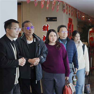 Sada titánových tanierov GNEE GR2 na odoslanie do Thajska